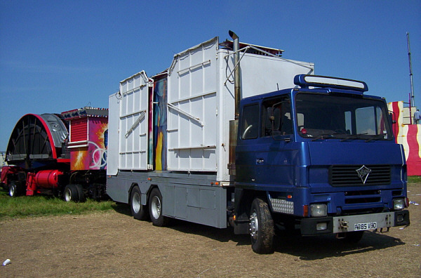 Sheldon Locks Tagada - Transport (Foto: fair-shot.fpic.co.uk)!