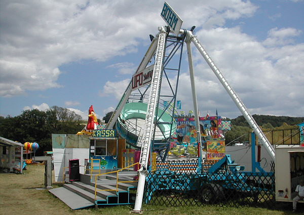 Kirtag in St. Ilgen (J�lner Kirtag), 2003!