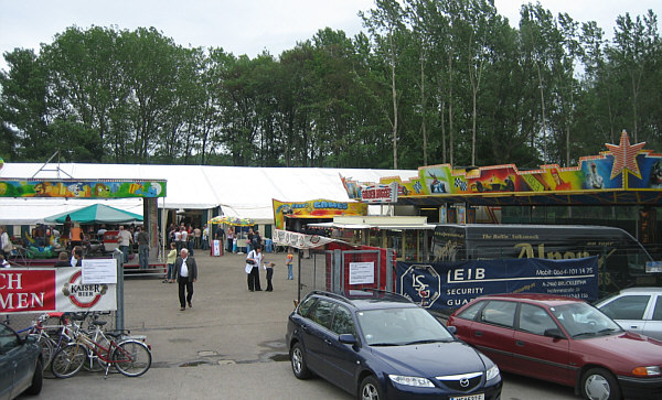 Vergngungspark der Firma Winkler am Zeltfest der FF in Gottsdorf, Mai 2006!