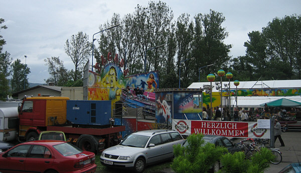 Vergngungspark der Firma Winkler am Zeltfest der FF in Gottsdorf, Mai 2006!