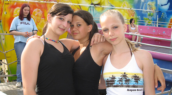 Besucher auf der Sport- und Freizeitmesse in Laa an der Thaya, Juni 2006!
